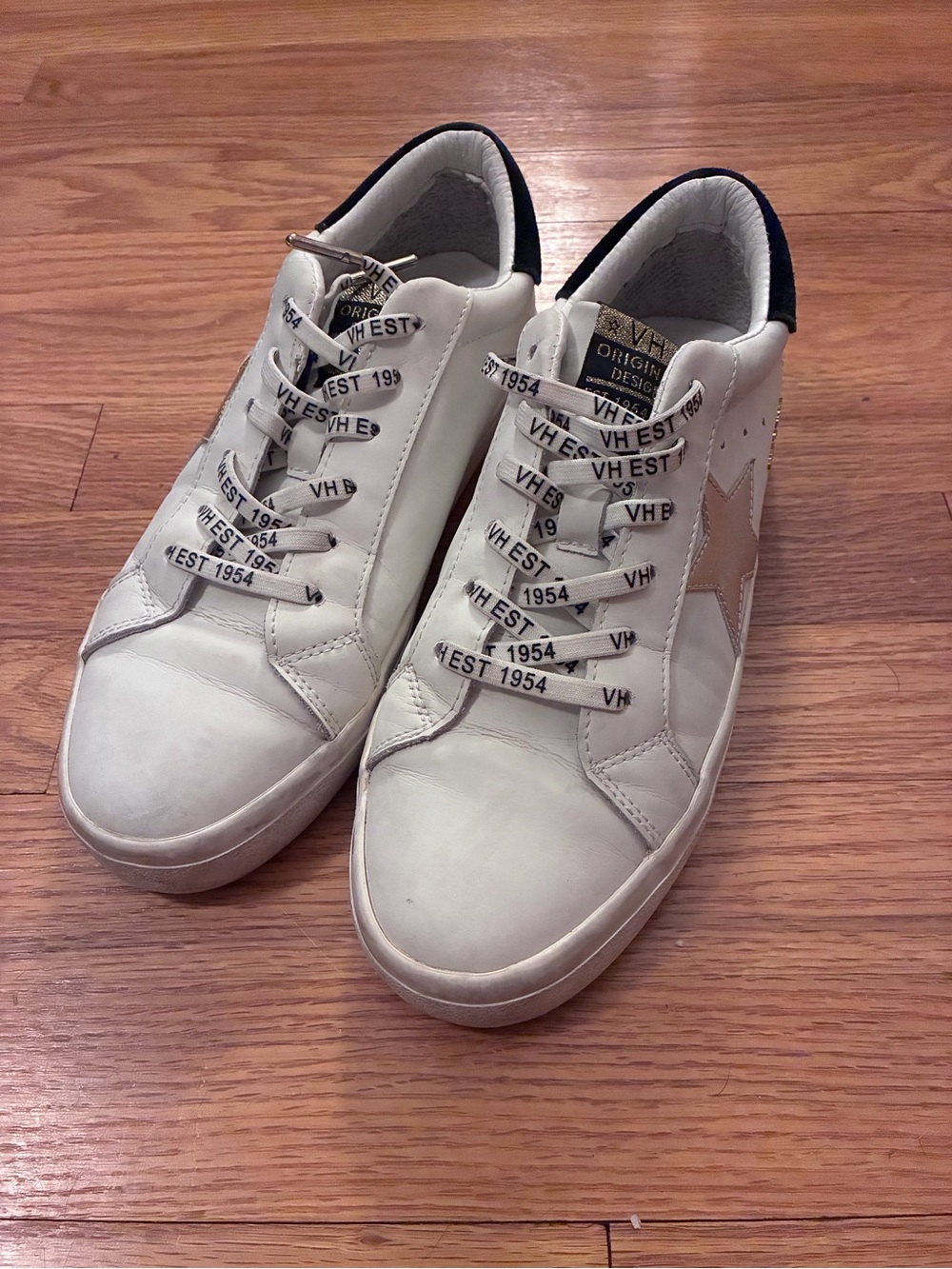Vintage Havana White Leather Star sneakers with graphic printed laces